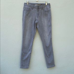 Universal Threads light grey skinny jeans